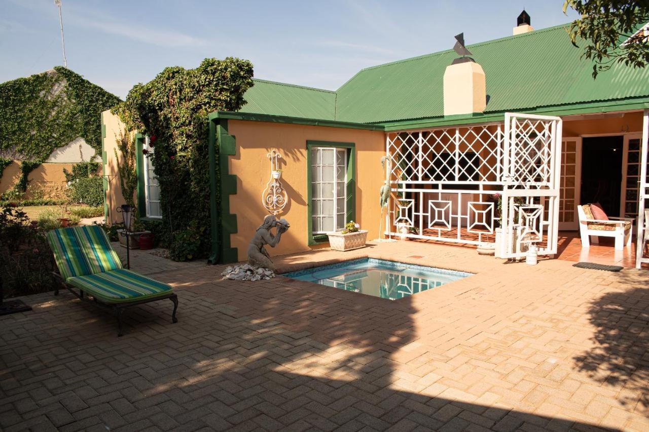 كليركسدروب Roses And Pebbles B & B Guest House المظهر الخارجي الصورة